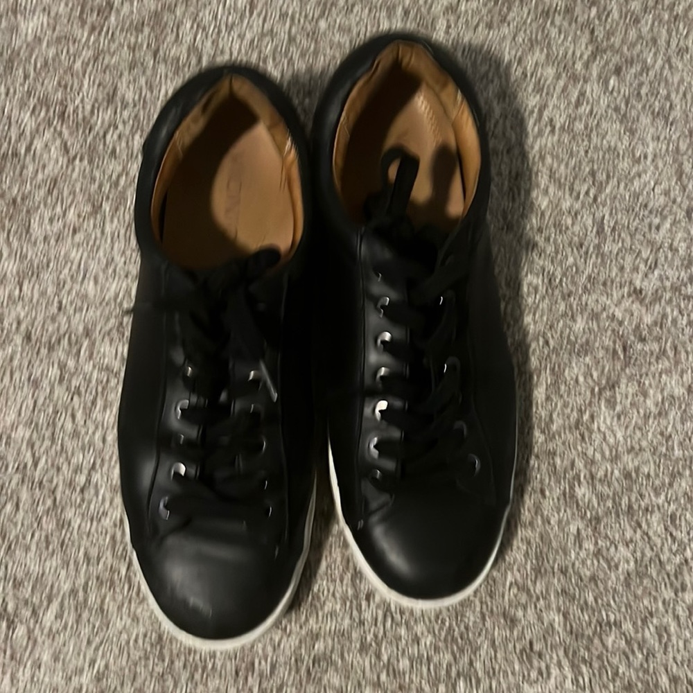 Vionic sneakers